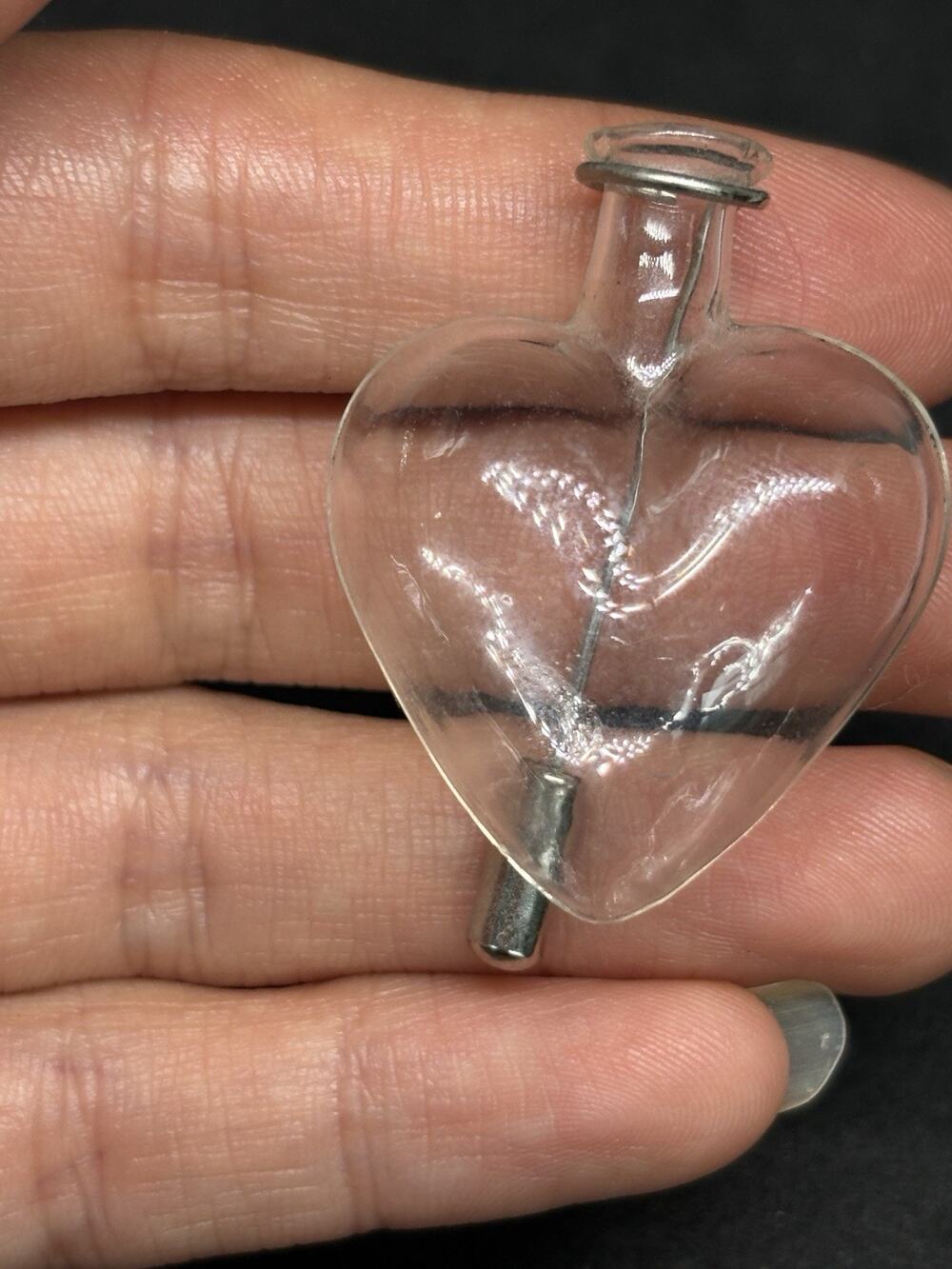 Vintage Mini Glass Heart Vase Lapel Pin Boutonnière Flower Holder Stick Pin